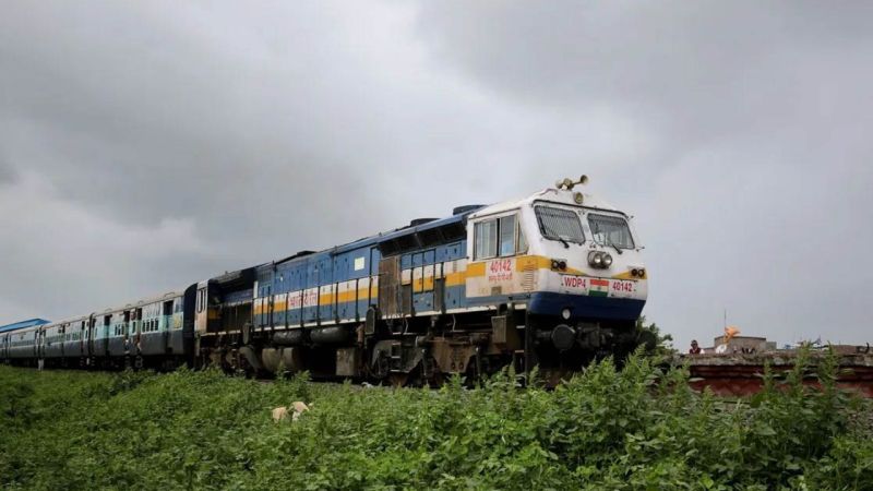 जम्मू-कश्मीर में बाढ़ के कारण ट्रेन रद