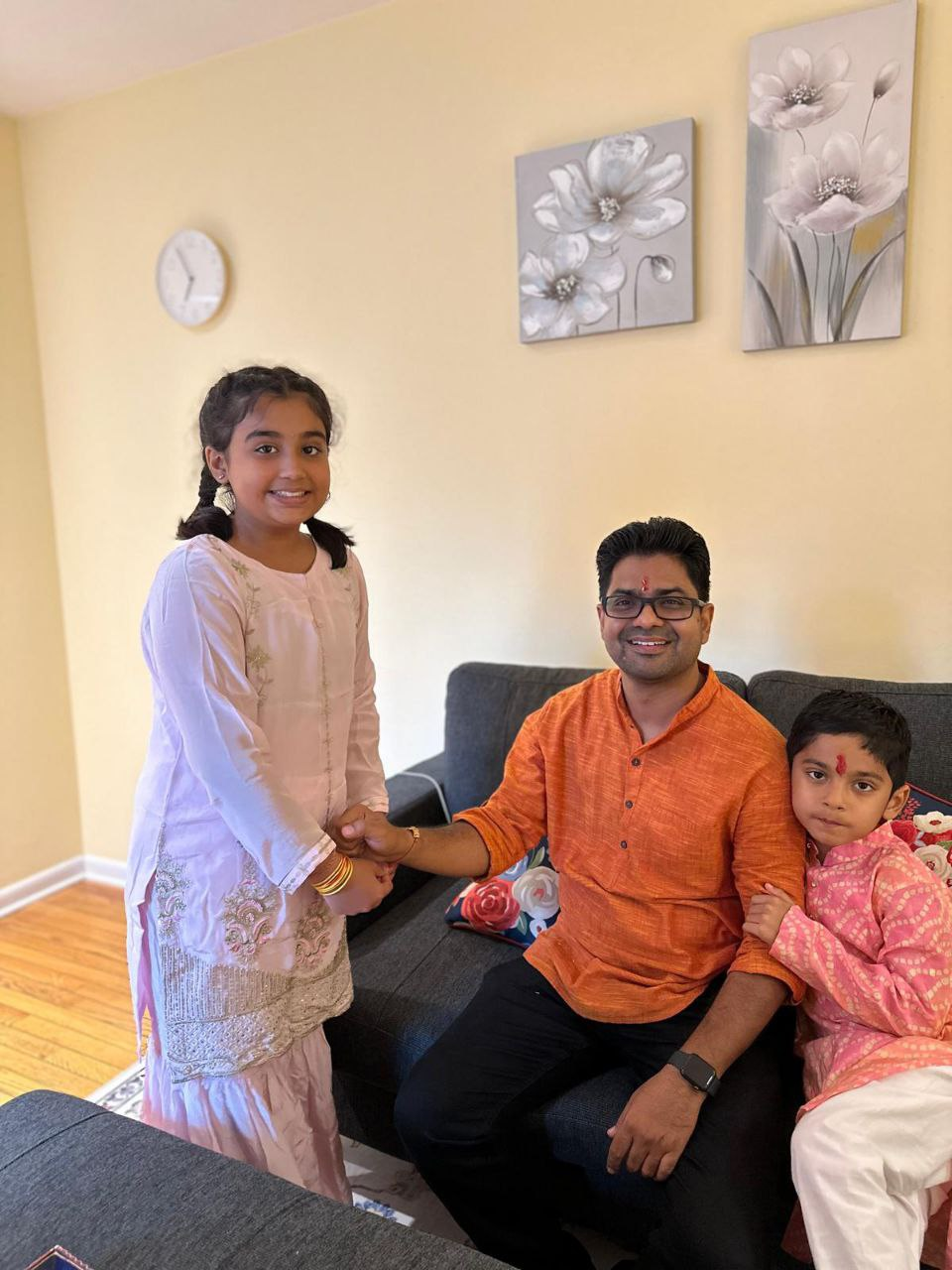 Raksha Bandhan 2025: राजस्थान का यह परिवार अमेरिका में कैसे मनाता है ...