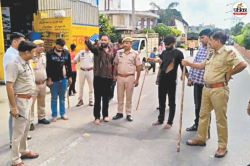 jaipur Crime: एसयूवी से युवक को कुचला, दो अन्य आरोपी गिरफ्तार, पुलिस ने सड़क पर
निकाला जुलूस - image