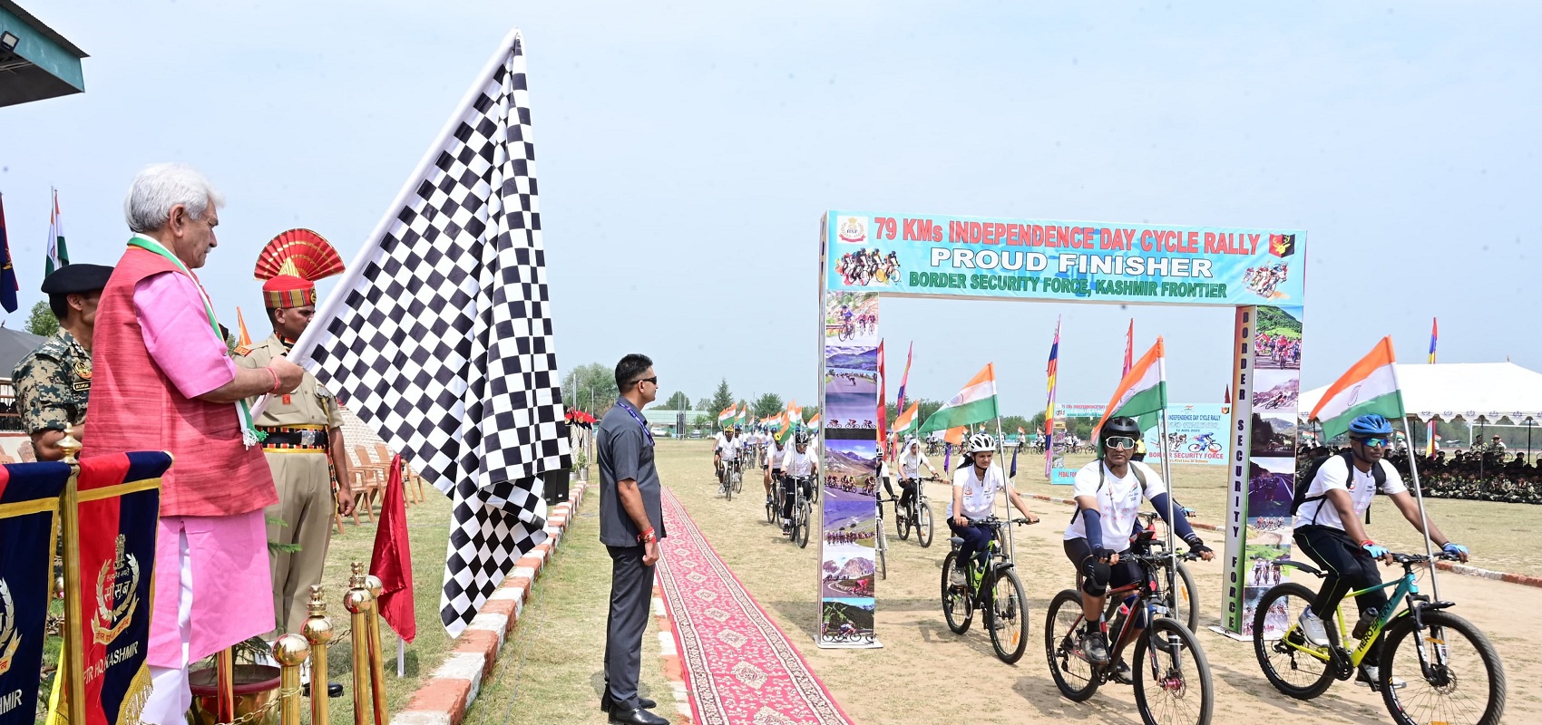 jammu kashmir : ‘एक भारत, श्रेष्ठ भारत के लिए साइकिल चलाओ’ रैली ने दिया एकता का
संदेश