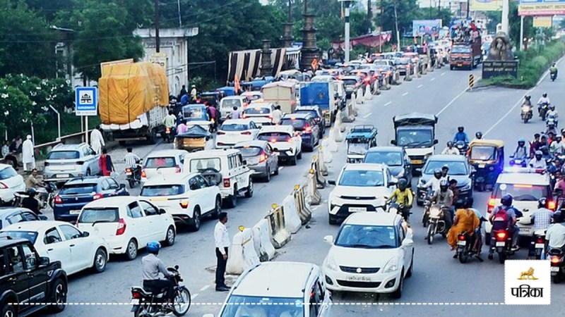 kanwar yatra 2025 traffic diversion delhi lucknow highway road closed update