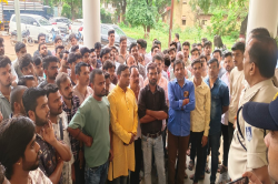 सर्राफा कारोबारियों से ठगी, 4 किलो से अधिक सोना लेकर भागा अध्यक्ष का बेटा, मचा
हड़कंप - image