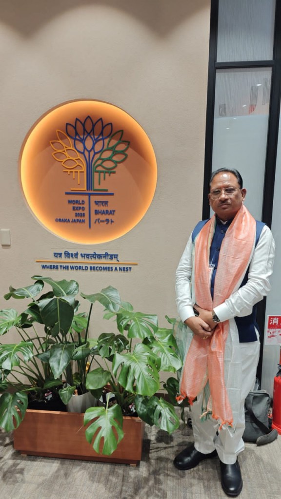 CM साय पहुँचे छत्तीसगढ़ पैवेलियन, वर्ल्ड एक्सपो 2025 में दिखी प्रदेश की संस्कृति और समृद्धि की अद्भुत झलक, देखें Photo...