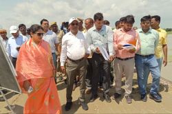 Gonda News: नवागत डीएम ने बाढ़ प्रभावित क्षेत्र का किया दौरा अधिकारियों को कड़े
निर्देश, सर्वे कराकर किसानों को दे मुआवजा - image