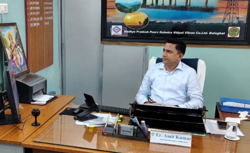 सीएम हेल्पलाइन निराकरण और बिल वसूली की निगरानी कर रहे एसई - वीडियो कॉल करने के साथ फील्ड में पहुंचकर देख रहे कार्यों की प्रगति - अधीक्षण यंत्री की पत्रिका से विशेष बातचीत