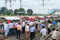इलेक्ट्रिफिकेशन सिस्टम के डिजाइन से लेकर कमीशनिंग तक काम पूरा, कमिश्नर ऑफ रेलवे
सेफ्टी ने किया निरीक्षण - image