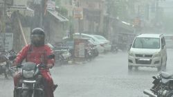 Weather Update : राजस्थान में यहां जमकर हुई बारिश, तालाब छलका, बिजली गिरने से
महिला की मौत, अलर्ट जारी - image
