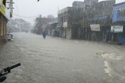Heavy Rain Alert : राजस्थान में मानसून ने फिर पकड़ी रफ्तार, शनिवार को इन जिलों
में भारी बारिश का अलर्ट, रहें सावधान - image