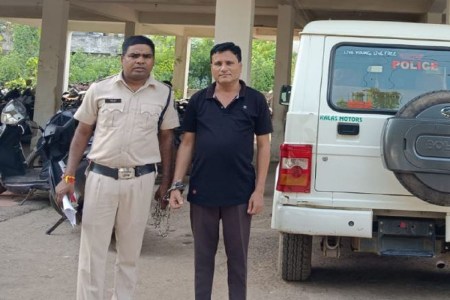 Fraud news, raipur police arrested