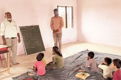 Rajasthan School News: राजस्थान के इस सरकारी स्कूल में 6 छात्रों पर 3 शिक्षक
कार्यरत, एक छात्र की पढ़ाई पर प्रतिमाह खर्च हो रहे 30 हजार रुपए - image
