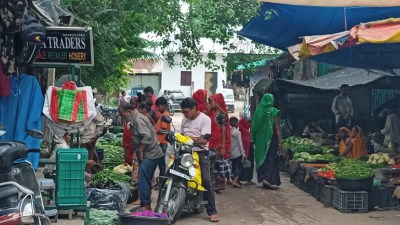 आबूरोड में पुराने सरकारी अस्पताल के पास स्थित सब्जी मंडी।