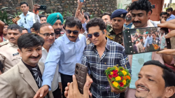 एमपी घूमने आए सचिन तेंदूलकर, दो दिनों तक रहेंगे, प्रशंसकों की भीड़ ने घेरा - image