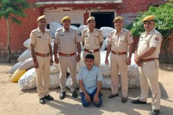 Rajasthan: खेत में छुपाया था 2.16 करोड़ का नशीला पदार्थ, AGTF ने दी सूचना; नागौर
पुलिस ने तस्कर को दबौचा - image