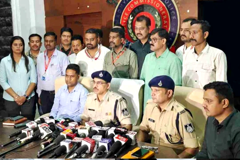 Woman Drug Peddler Arrest