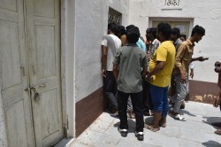 Churu : सरकारी स्कूल में पीटीआई ने शराब के नशे में किया हंगामा,
ग्रामीणों ने कमरे में किया बंद - image