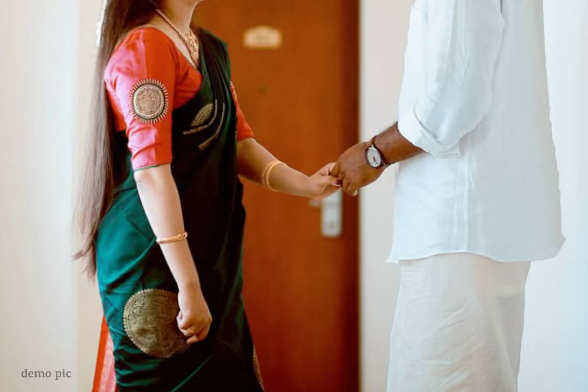 एक समझौता ऐसा भी..पति ने दहेज लौटाया और पत्नी ने जेवरात, फिर प्रेमी संग हुई
विदा…