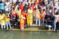 kubereswar dham pandit pradeep mishra siwan river sewage water mp news