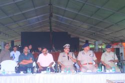 सीएम के दौरे से पहले खाकी की बड़ी तैयारी, एडीजी, डीएम और एसएसपी ने संभाली कमान,
कार्यक्रमस्थल का निरीक्षण कर दिए ये निर्देश - image
