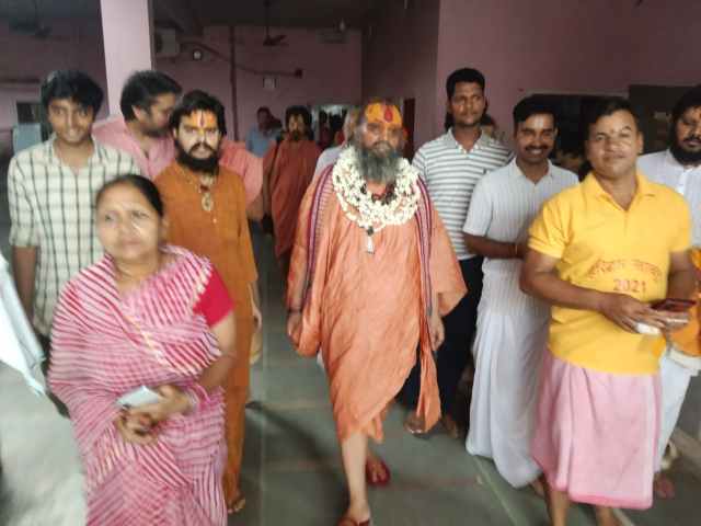 रेवासा धाम के पीठाधीश्वर राजेंद्र दास