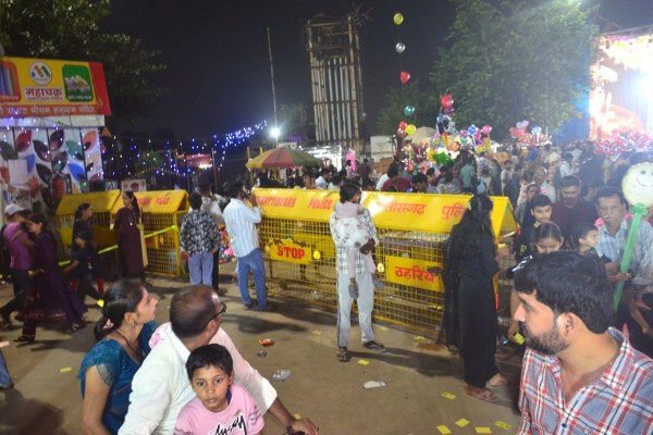 Lakhhe Nagar Traffic