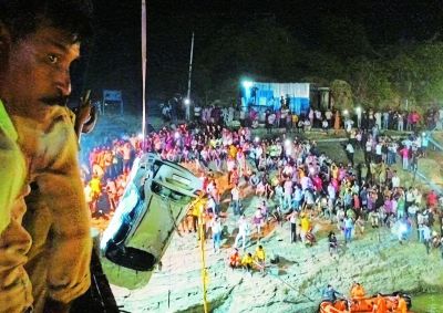 6 घंटे तक चले सर्च अभियान के बाद बुधवार देर रात दो बजे पानी में डूबी कार को बाहर निकाला गया। गाड़ी के अंदर ड्राइवर सीट पर खंडेलवाल मृत हालत में मिले। सीट बेल्ट बंधी हुई थी।