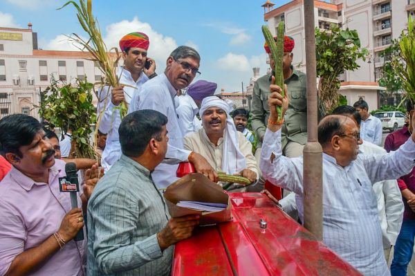 Congress demo at Vidhansabha 
