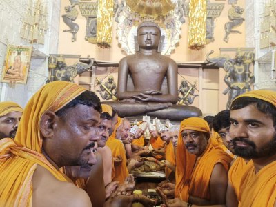 श्रीजी की शोभायात्रा निकाली गई