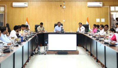 सोमवार को कलेक्टर ने ली बैठक