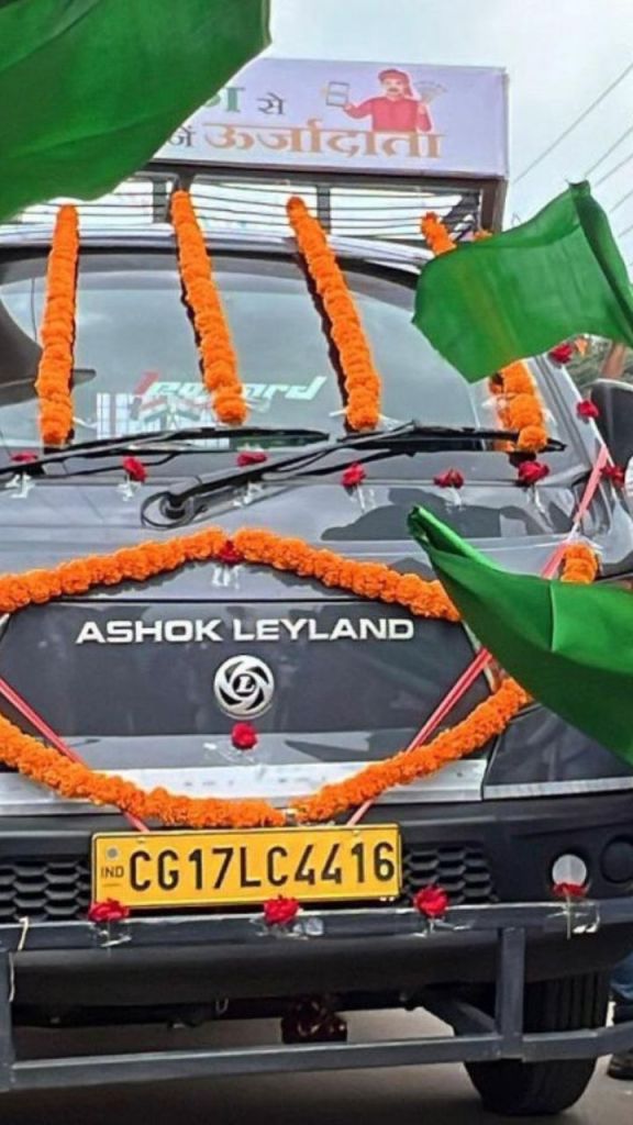 वन मंत्री ने किया जागरूकता रथ को हरी झंडी दिखाकर रवाना