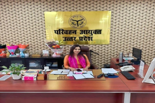 किंजल सिंह ने संभाला परिवहन आयुक्त का पदभार (फोटो सोर्स : Whatsapp)