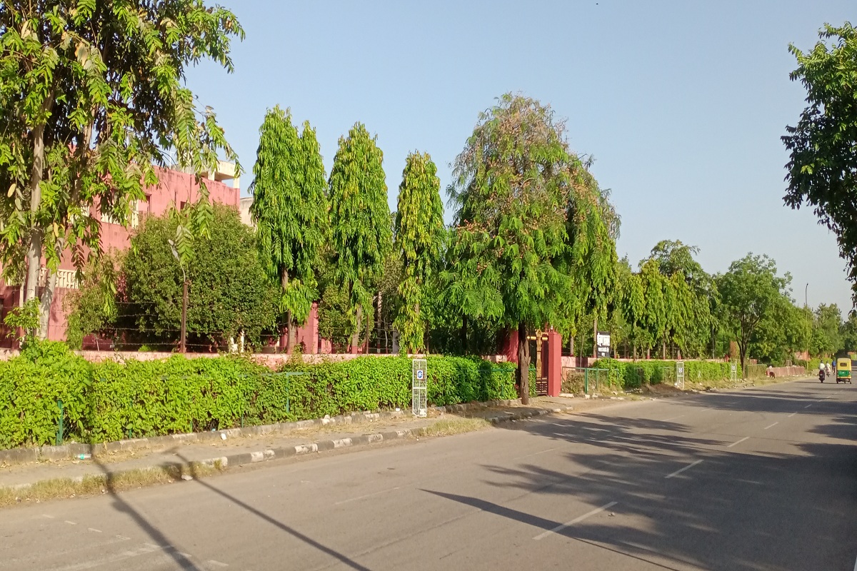 Rajasthan Weather : जयपुर में दिन में मौसम का मिजाज हो रहा गर्म, सुबह-शाम चल रही ठंडी हवा