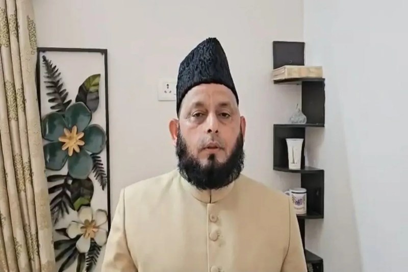 बरेली हिंसा के बाद ‘आई लव मोहम्मद’ अभियान पर रोक लगाने की अपील: मौलाना खालिद रशीद का बयान (फोटो सोर्स : Whatsapp) बरेली हिंसा के बाद ‘आई लव मोहम्मद’ अभियान पर रोक लगाने की अपील: मौलाना खालिद रशीद का बयान (फोटो सोर्स : Whatsapp) बरेली हिंसा के बाद ‘आई लव मोहम्मद’ अभियान पर रोक लगाने की अपील: मौलाना खालिद रशीद का बयान (फोटो सोर्स : Whatsapp) बरेली हिंसा के बाद ‘आई लव मोहम्मद’ अभियान पर रोक लगाने की अपील: मौलाना खालिद रशीद का बयान (फोटो सोर्स : Whatsapp)