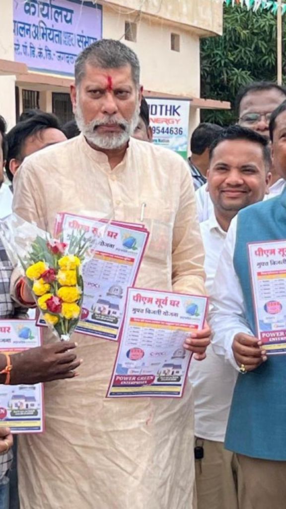 वन मंत्री ने किया जागरूकता रथ को हरी झंडी दिखाकर रवाना