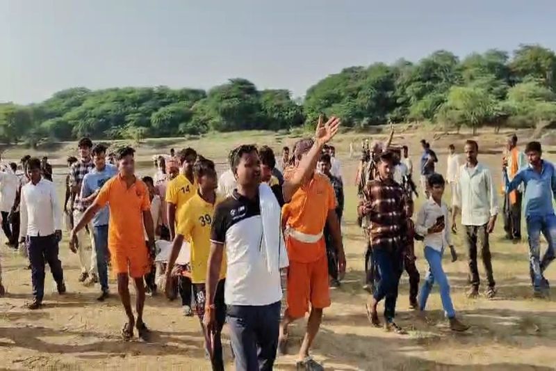 24 घंटे बाद मिला नदी में डूबे किशोर का शव