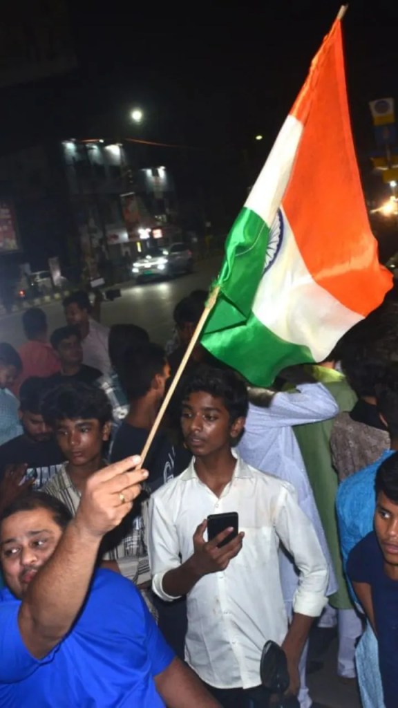 टीम इंडिया की जीत का जश्न (फोटो सोर्स- पत्रिका)

