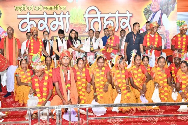 करमा तिहार के रंग में डूबा मुख्यमंत्री निवास (फोटो सोर्स- DPR)