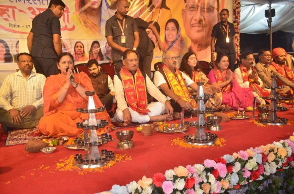 Kharun Aarti: PM मोदी के जन्मदिन पर CM साय ने की खारुन भव्य महाआरती, देखें Photo..(photo-patrika)