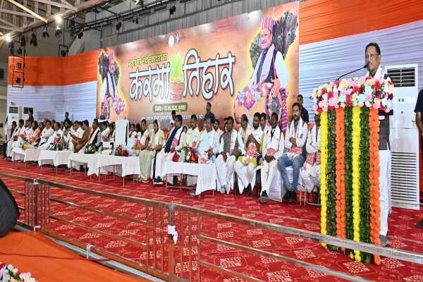 करमा तिहार के रंग में डूबा मुख्यमंत्री निवास (फोटो सोर्स- DPR)
