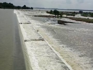 CG News: तांदुला जलाशय हुआ ओवरफ्लो, 38 फीट के पार पहुंचा, देखें तस्वीरें 
