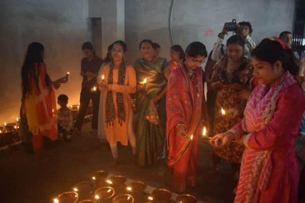 Navratri 2025: दंतेश्वरी माई जी के आगमन में, आस्था की ज्योत प्रज्वलित, देखें Photo