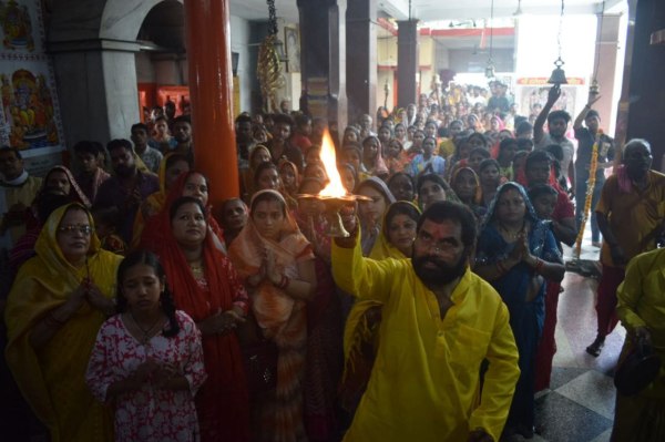 Navratri 2025: दंतेश्वरी माई जी के आगमन में, आस्था की ज्योत प्रज्वलित, देखें Photo
