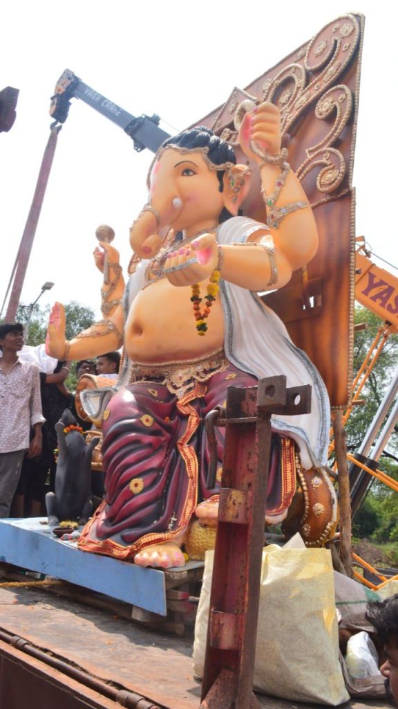 Raipur News: महादेव घाट में गणेश विसर्जन का सिलसिला जारी, गोताखोरों की टीम मौजूद