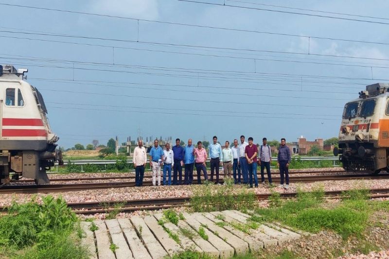 अब एक ट्रेक पर नहीं आएंगी दो ट्रेनें, कवच करेगा इंजन को जाम Now two trains will not come on one track, Kavach will jam the engine