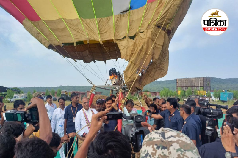 CM Mohan yadav hot air balloon catches fire