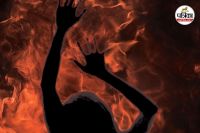 पति की प्रताड़ना से तंग आई पत्नी (Photo source- Patrika)