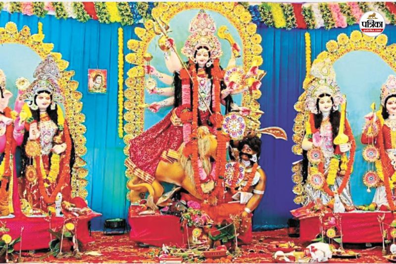 बंगाली एसोसिएशन मना रहा दुर्गा पूजा महोत्सव (फोटो सोर्स- पत्रिका)