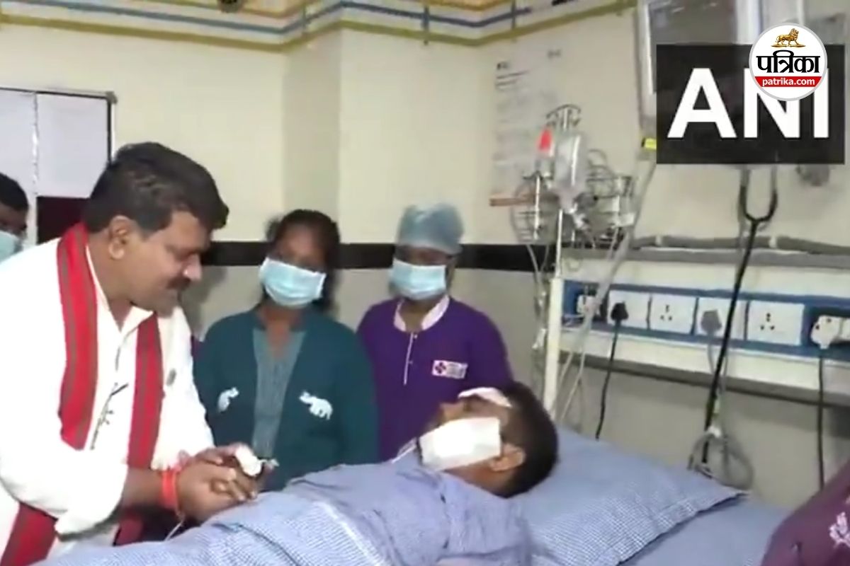 दंतेवाड़ा IED धमाका… घायल जवान से मिले डिप्टी सीएम विजय शर्मा, देखें Video
