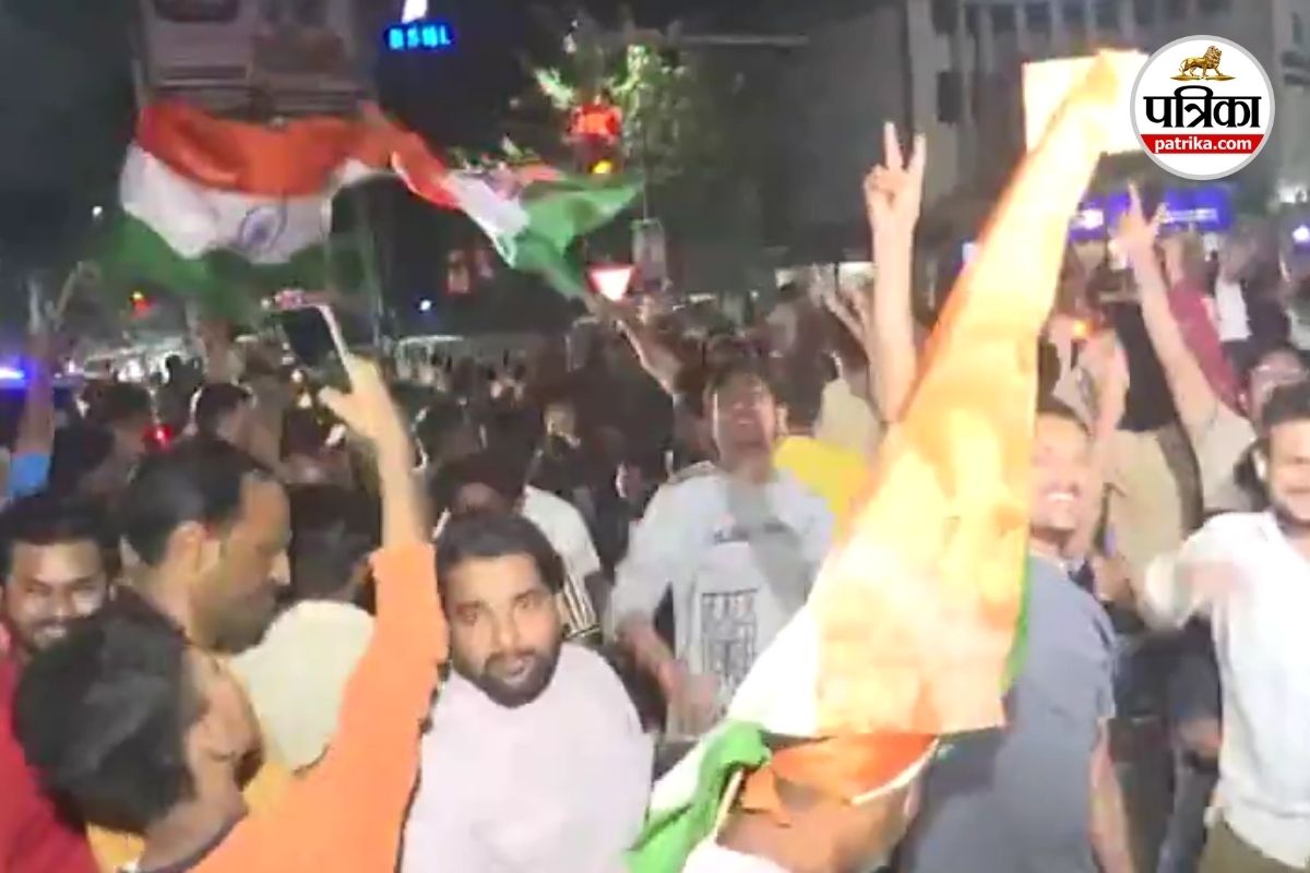 एशिया कप फाइनल में भारत की धमाकेदार जीत, राजधानी में तिरंगा लिए सड़कों पर उमड़े प्रशंसक, देखें Video