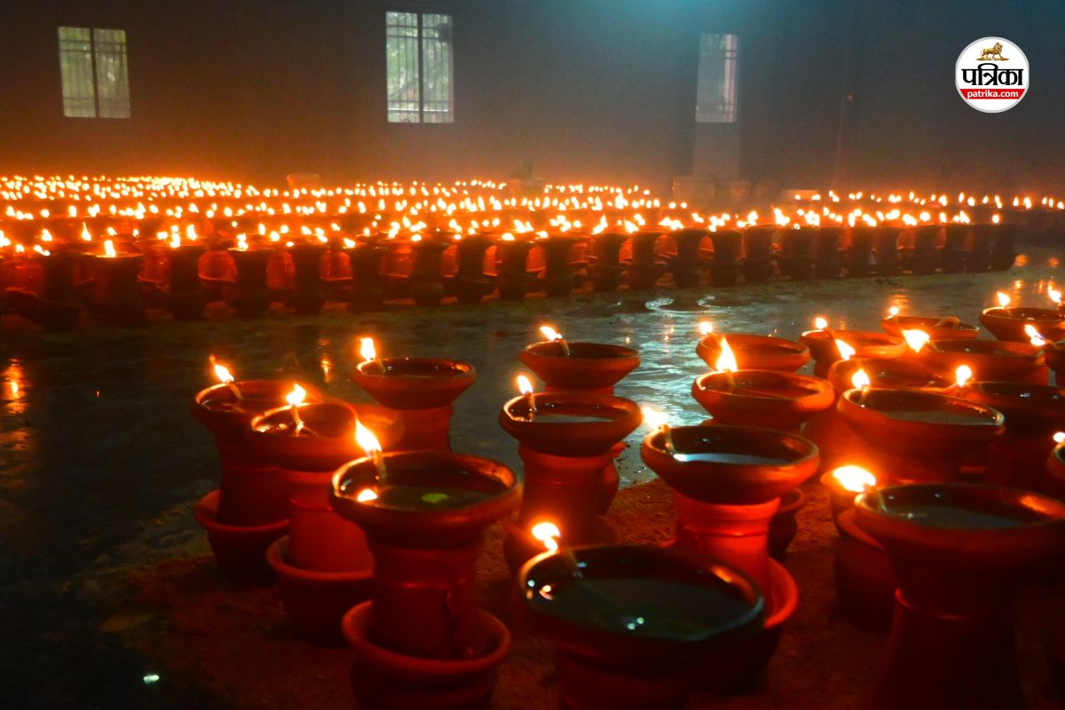 Navratri 2025: दंतेश्वरी माई जी के आगमन में, आस्था की ज्योत प्रज्वलित, देखें Photo