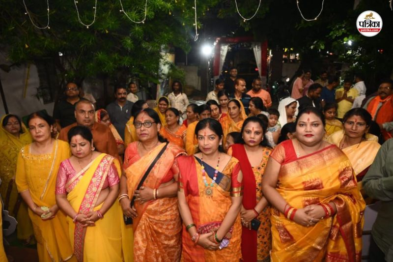 महाआरती कर कुंड में विसर्जन का संकल्प (फोटो सोर्स- पत्रिका)